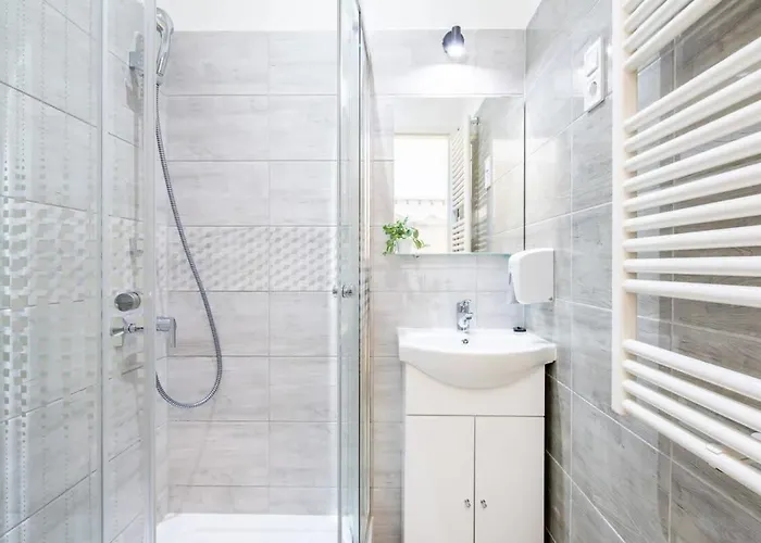 Very - Very Small - Lively Area بودابست